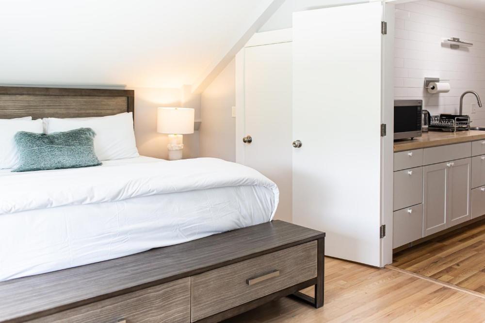 Suite with Mountain View interior